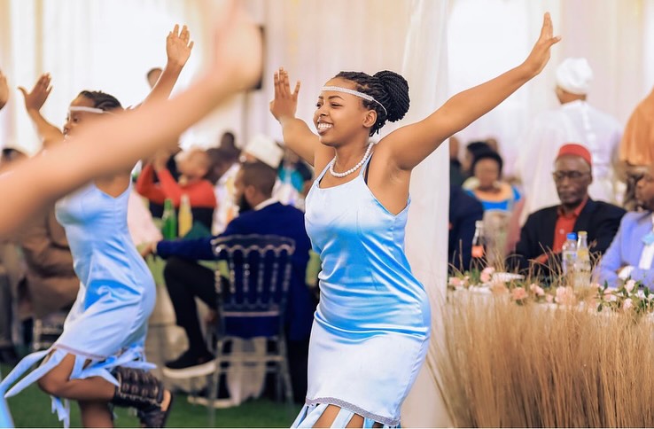 Rwandan women in traditional dance